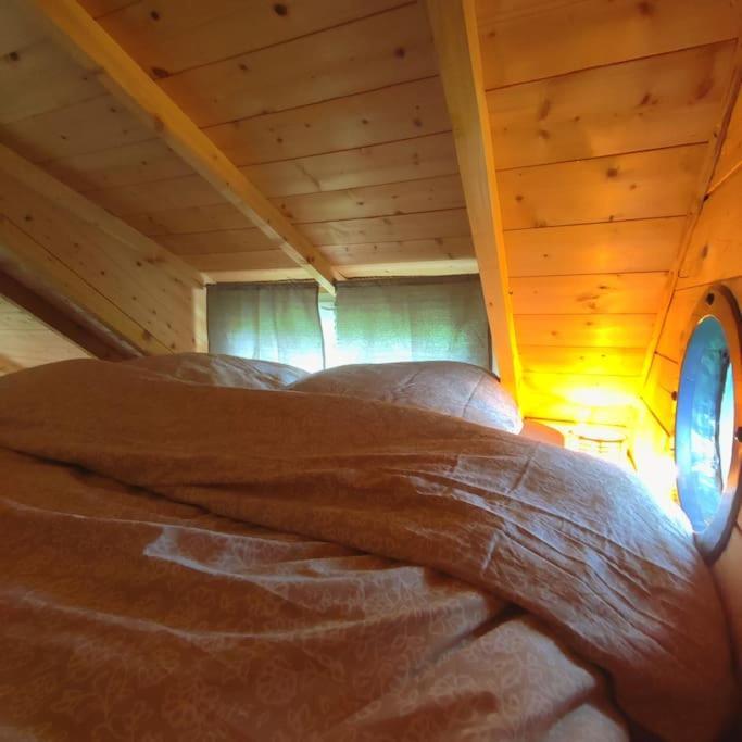 Nuit Insolite En Tiny House Questembert Extérieur photo