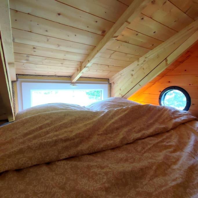 Nuit Insolite En Tiny House Questembert Extérieur photo